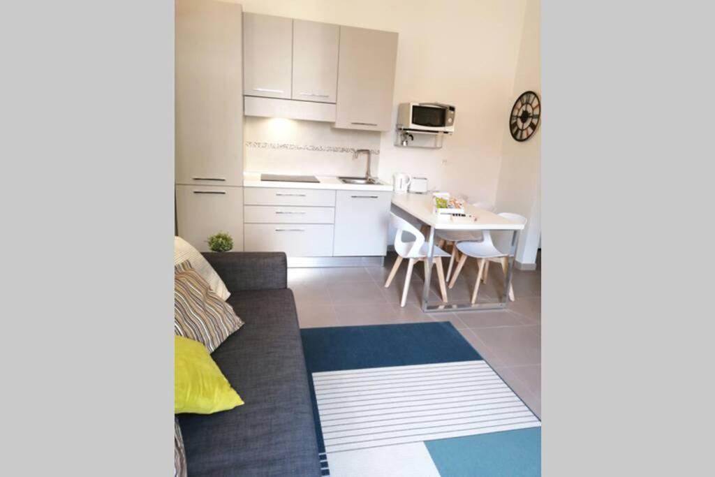Appartement Charming & Spacious Florentine Just Two Mins From Tram Stop